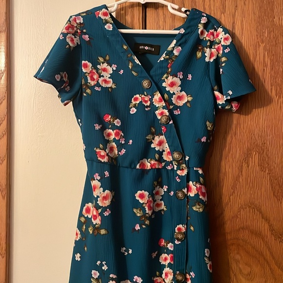 AMY BYER UGC Girls Size 8 Blue Floral High Low Dress - Picture 5 of 11